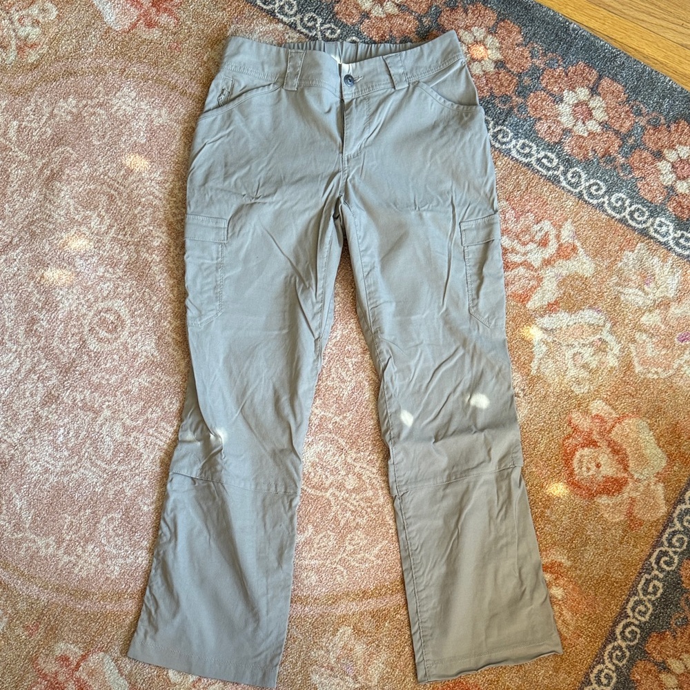 Duluth Trading Co Tan Cargo Pants